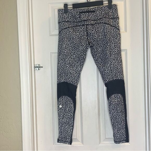 Lululemon Run Inspire Zipper Pocket Black White Leggings Size 10 - Picture 12 of 12